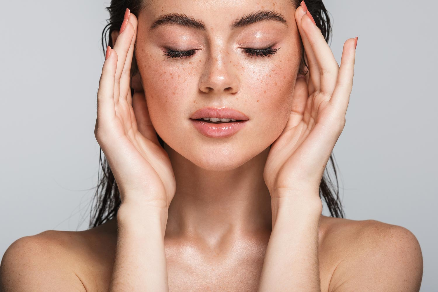 Mesotherapie für eine effektive natürliche Behandlung von Gesicht, Haare und Körper